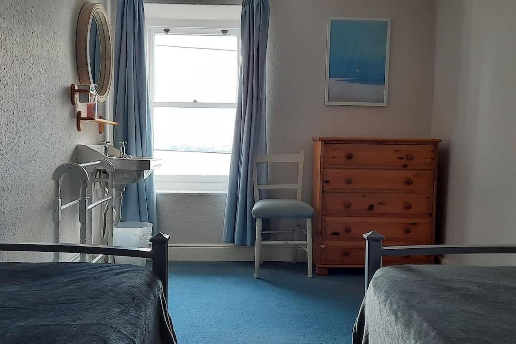 Arvonia Sleeps 7, Sea Views, Dog Friendly Villa Нюкий Екстериор снимка