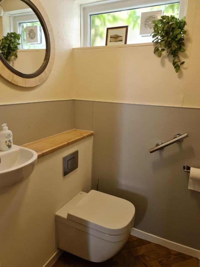 Arvonia Sleeps 7, Sea Views, Dog Friendly Villa Нюкий Екстериор снимка